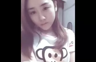 大奶渔网色情台湾成熟的卫生间扣性的免费的视频